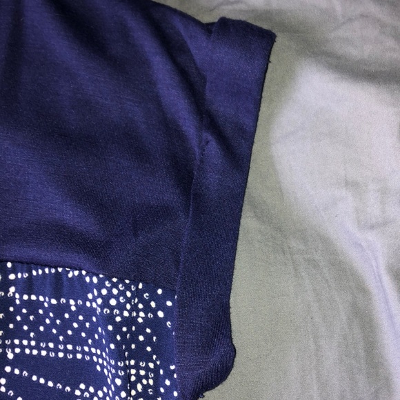 Navy blue top with white design - Picture 3 of 3